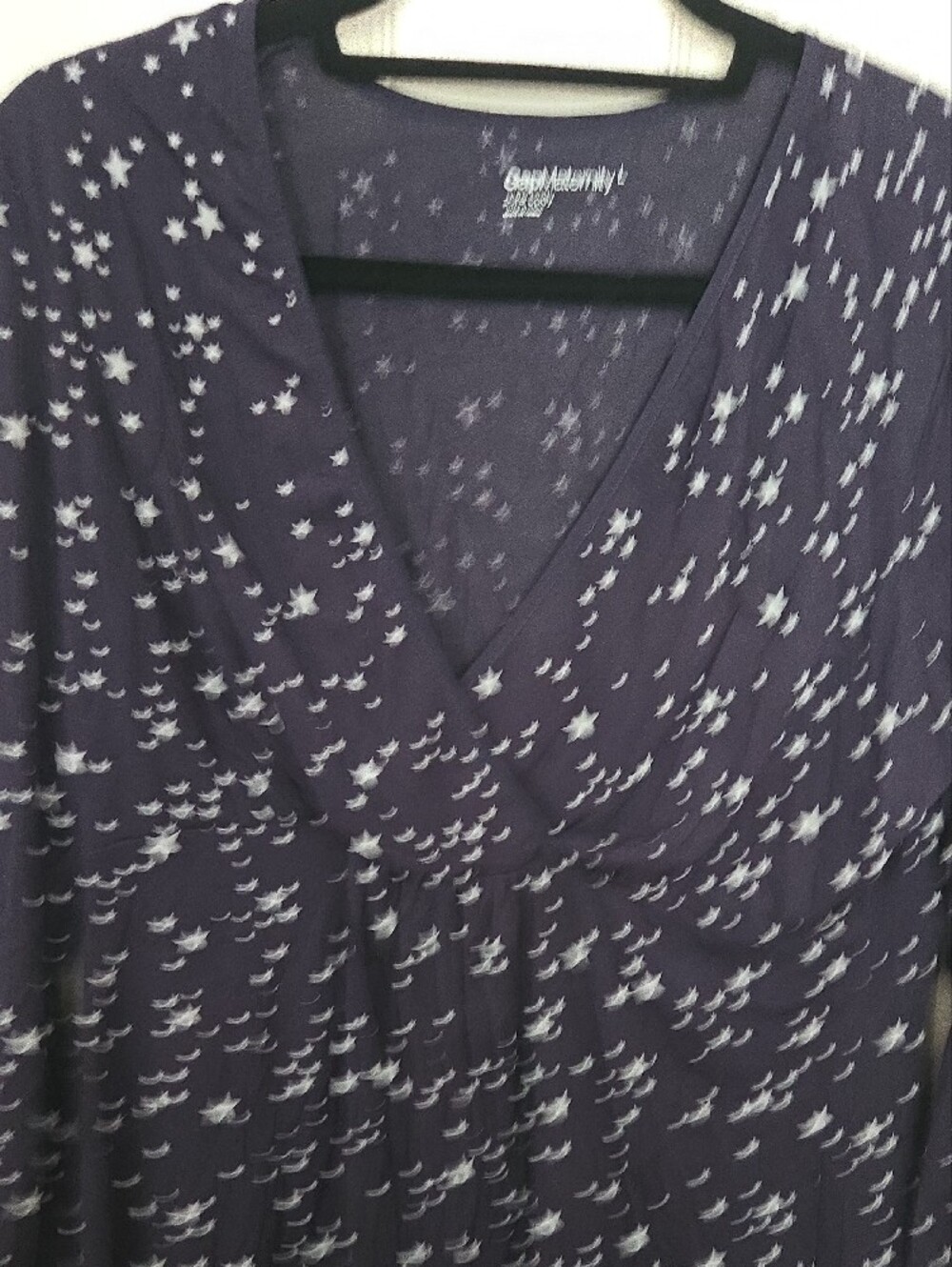 GAP Maternity Navy with White Star Print Top - Picture 3 of 4